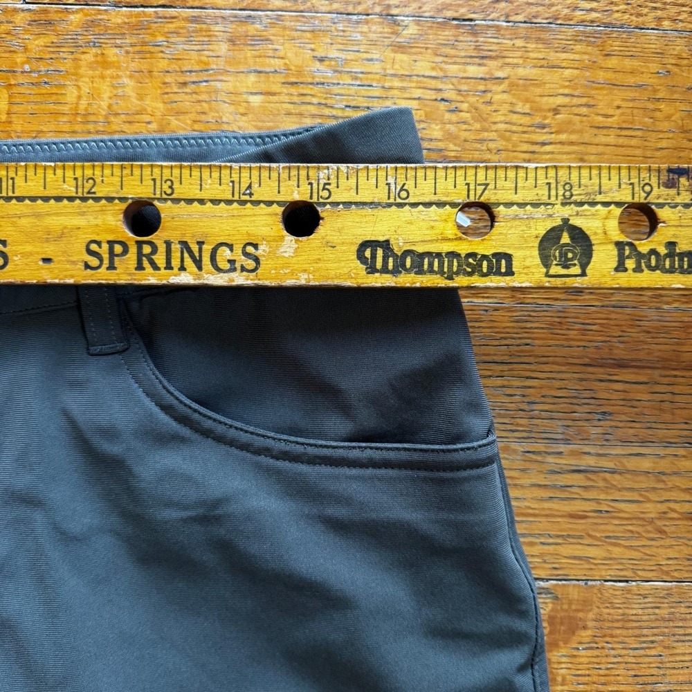 Vuori Meta Pant Mens W32 L30 Charcoal Grey Slim Tapered Performance Chino V430-S - Picture 3 of 10